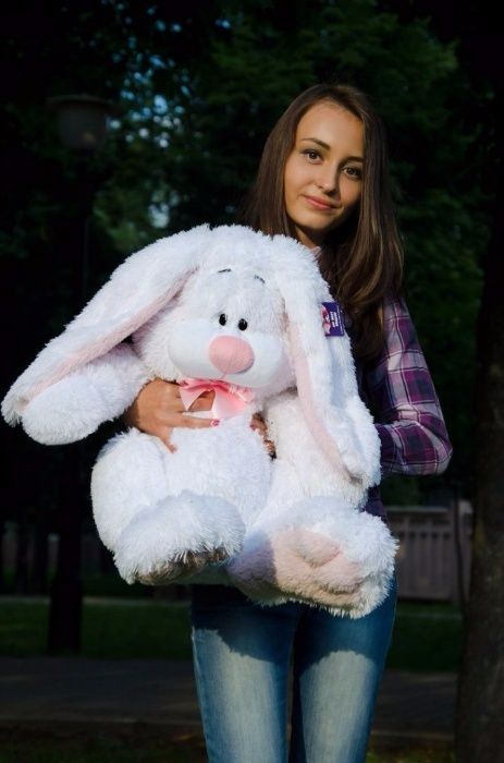 Великий Заєць! М'який плюшевий кролик.