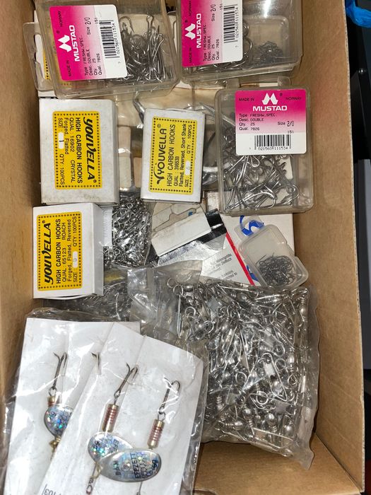 Vários utensílios para pesca