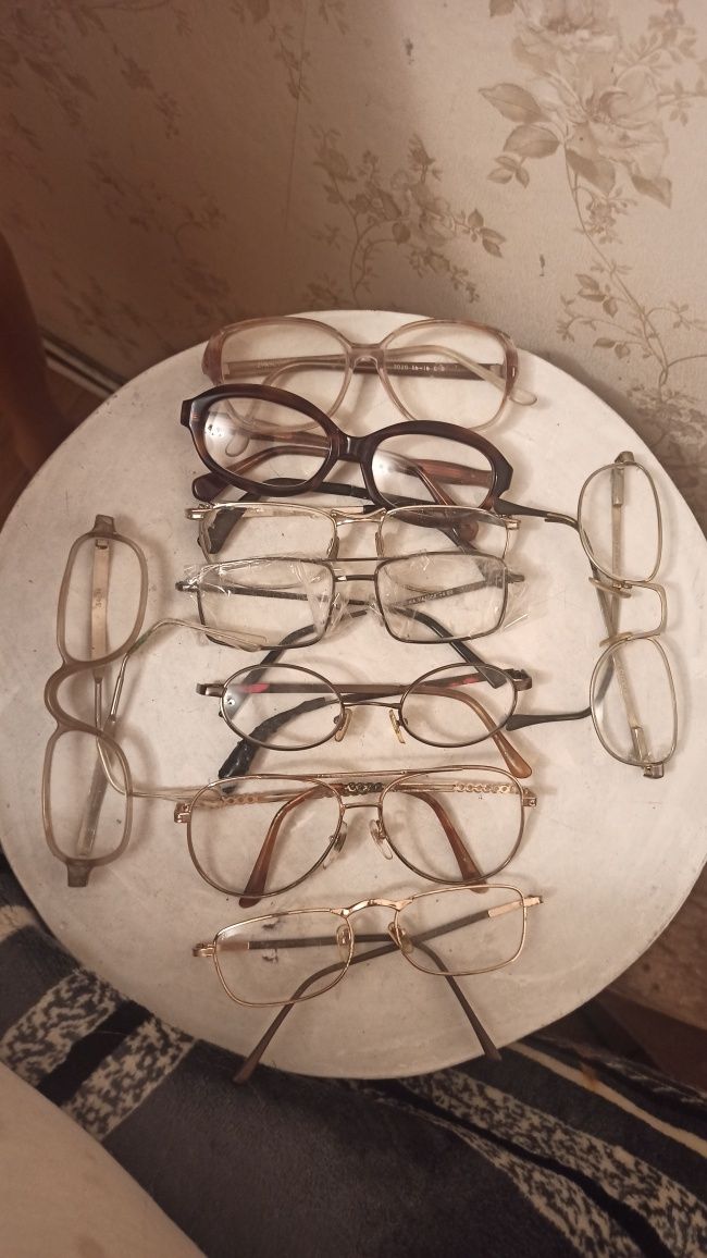 Лот окулярів плюсові вживані