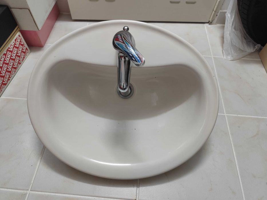 Lavatório de Encastrar Sanitana com misturadora Zenite (Usado)