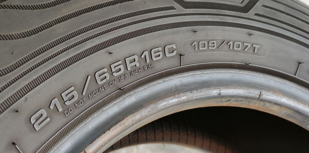 1x 215/65R16C Goodyear Vector4Seasons Cargo 5,53mm 2021r 109/107T