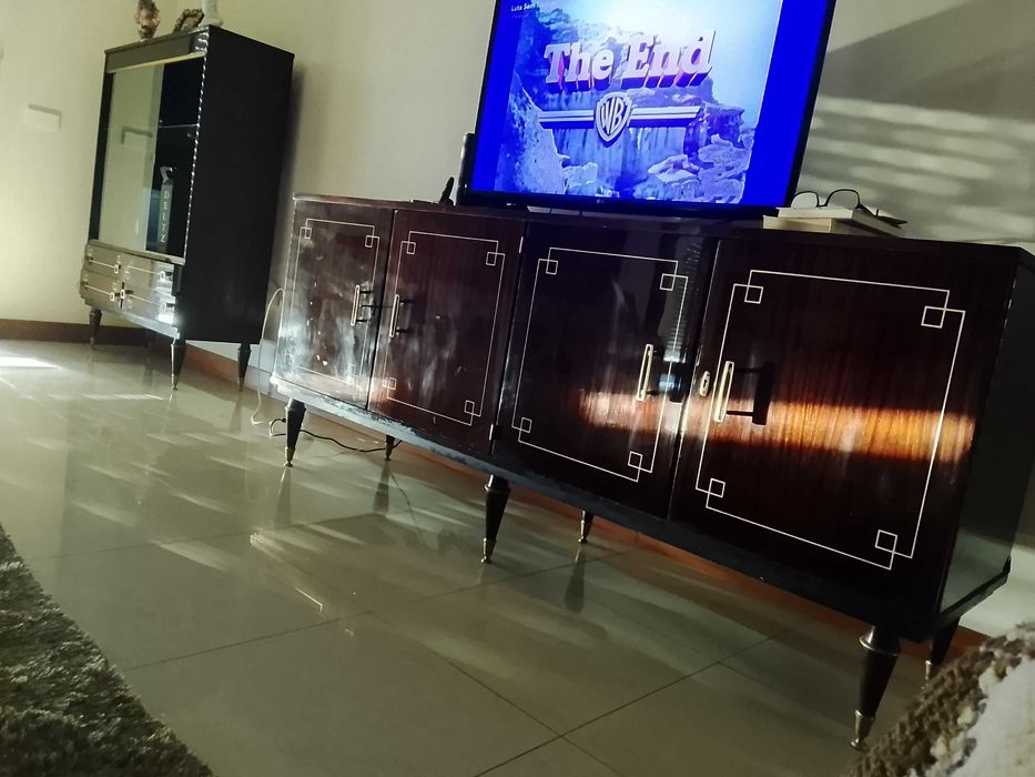 Móvel de sala lacada