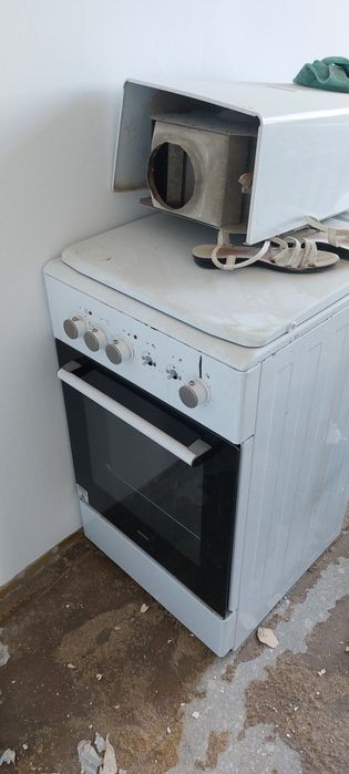 Roczna kuchenka gazowa