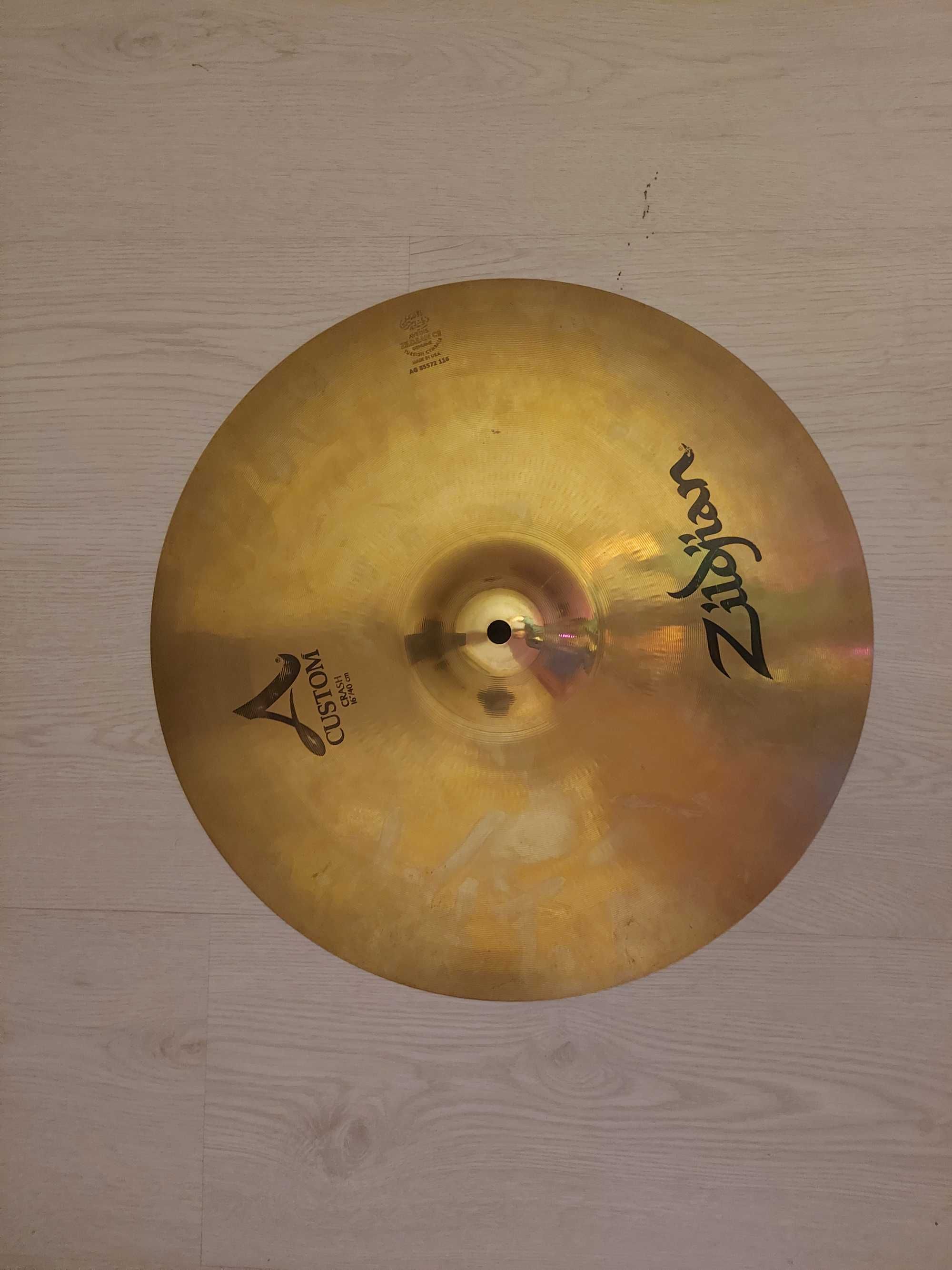 Pratos Zildjian A Custom e Sabian B8X