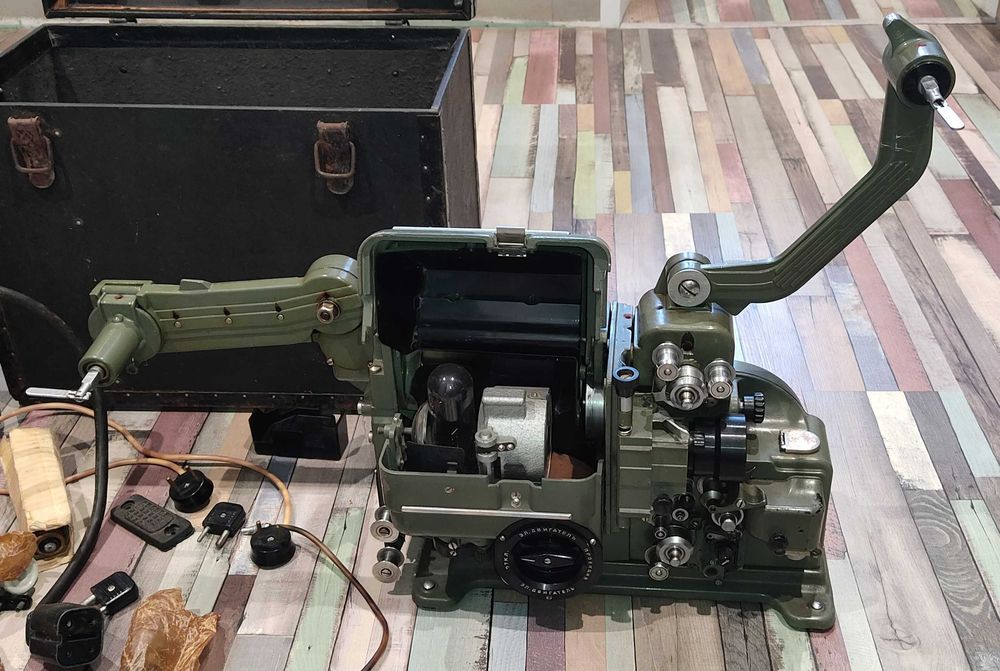 кинопроектор Украина