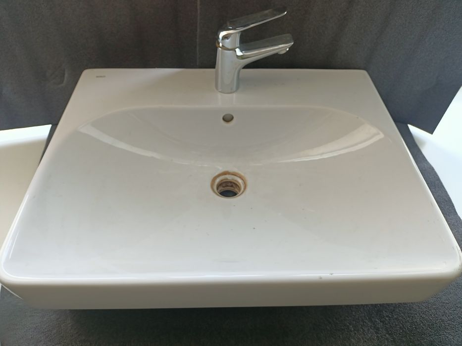 Умивальник підвісний KOLO