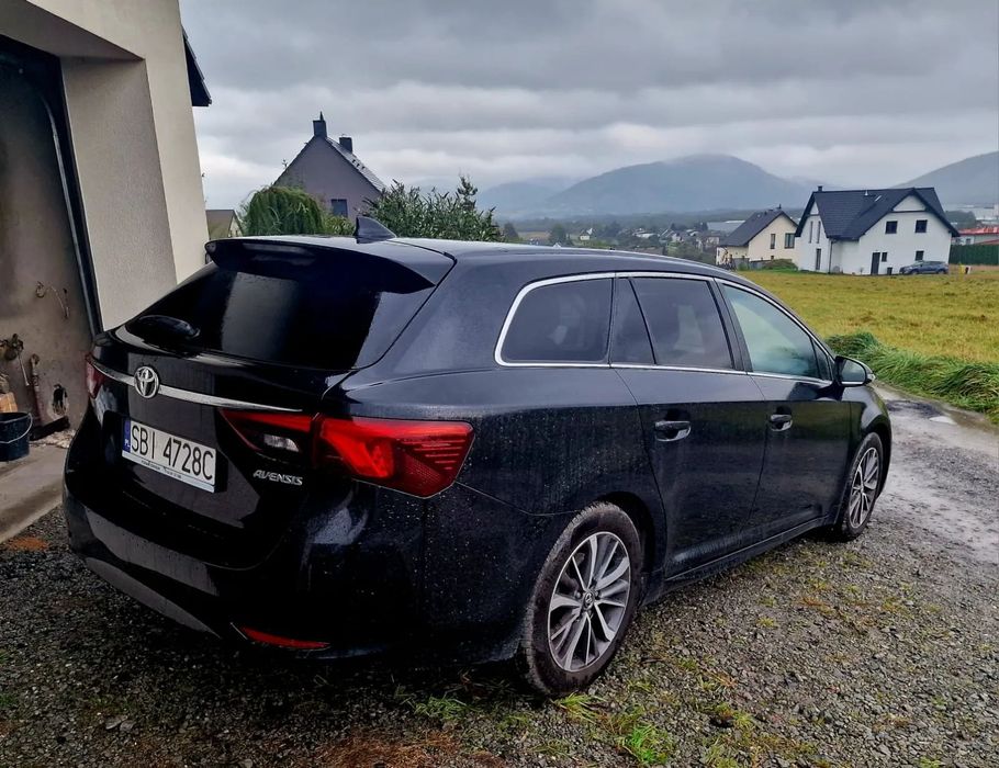 Toyota Avensis Toyotę Avensis 1,8 MS Premium/Executive/Style II właści. Polski salon