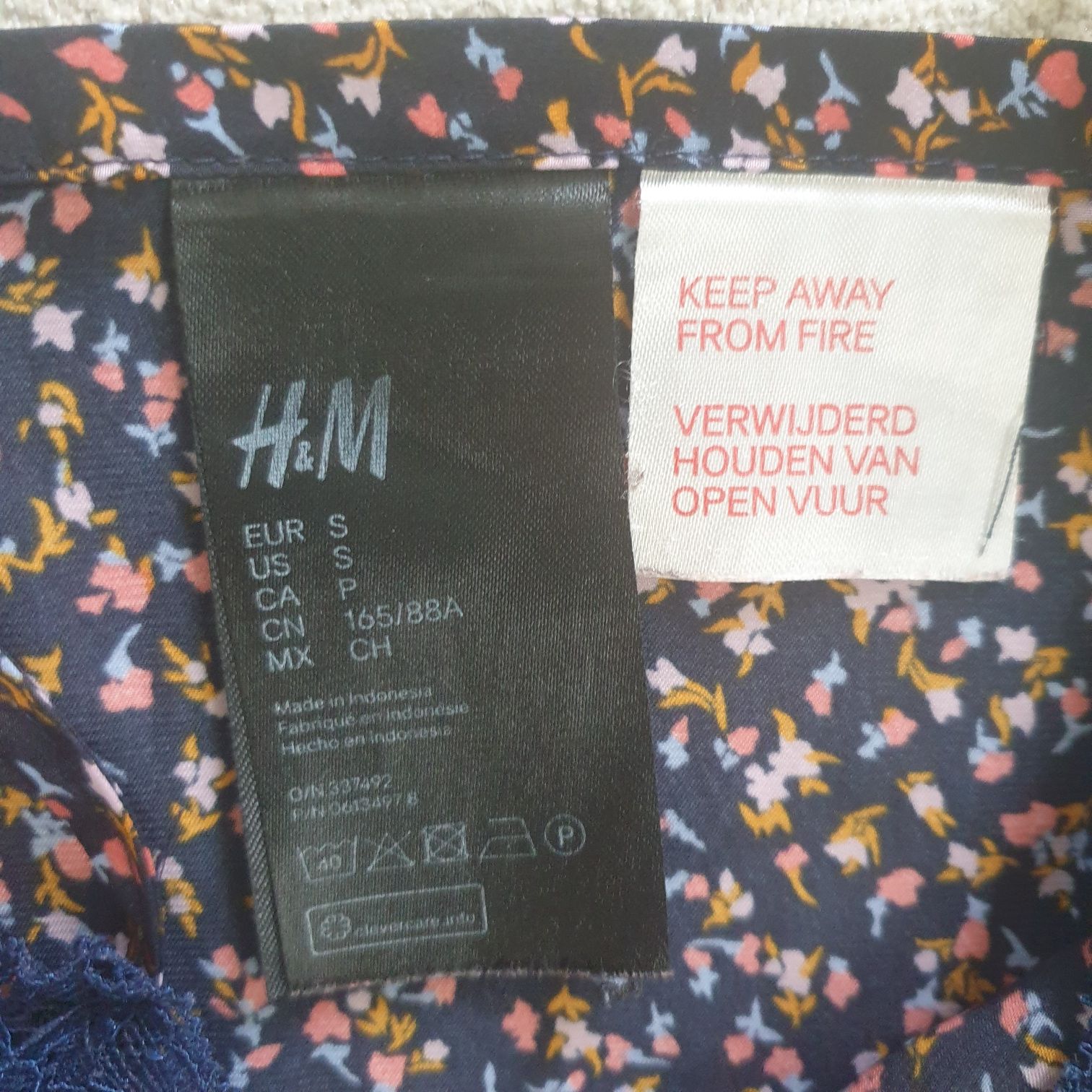 Koszulka H&M S w kwiatki