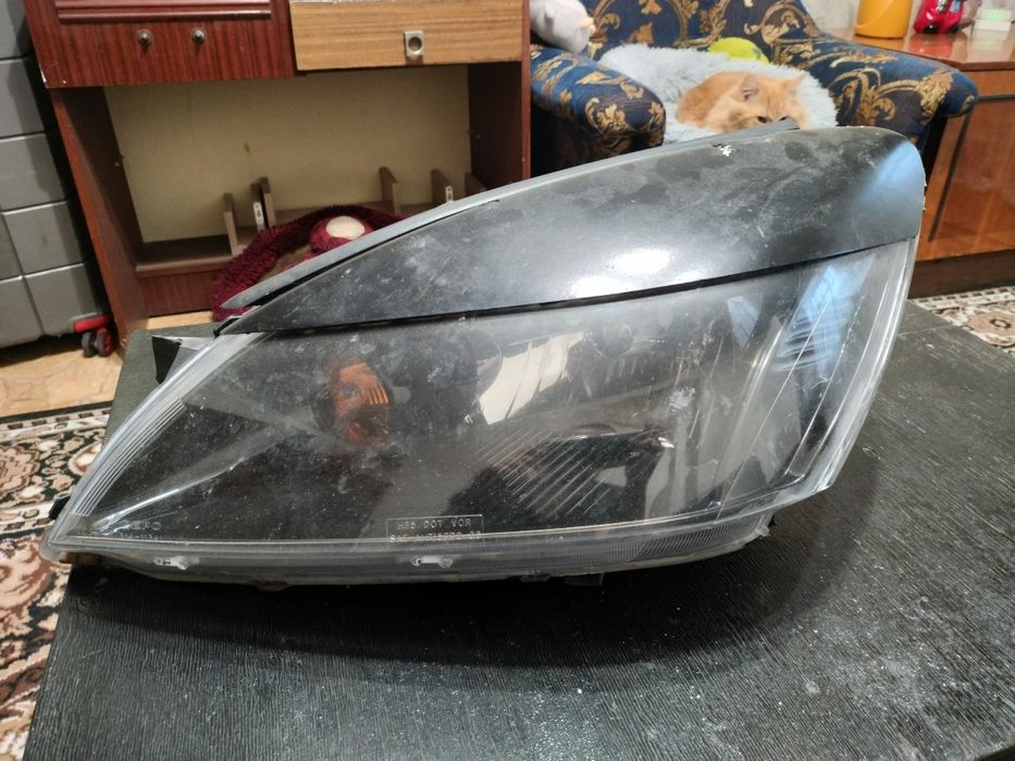 Продам передню ліву фару Lancer 9