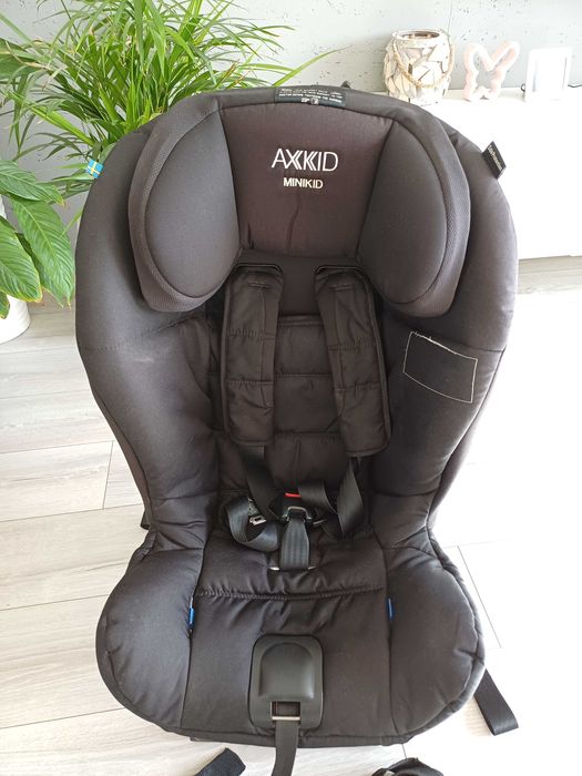 Fotelik samochodowy axkid minikid  9-25 kg