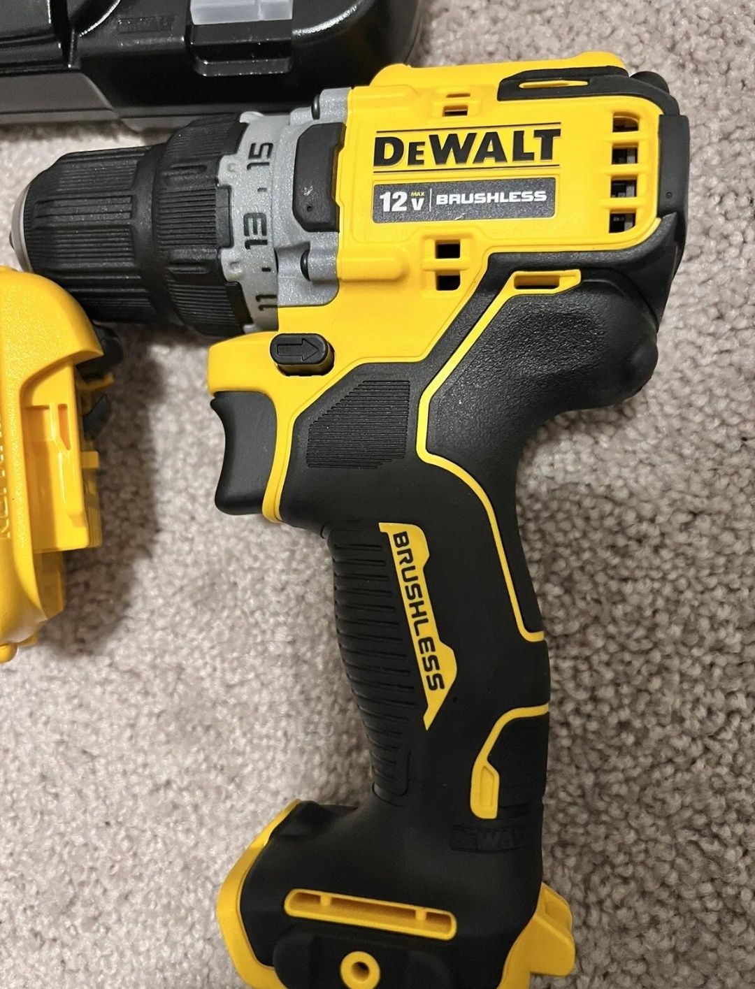 Безщітковий шуруповерт DEWALT DCD701 12V із США