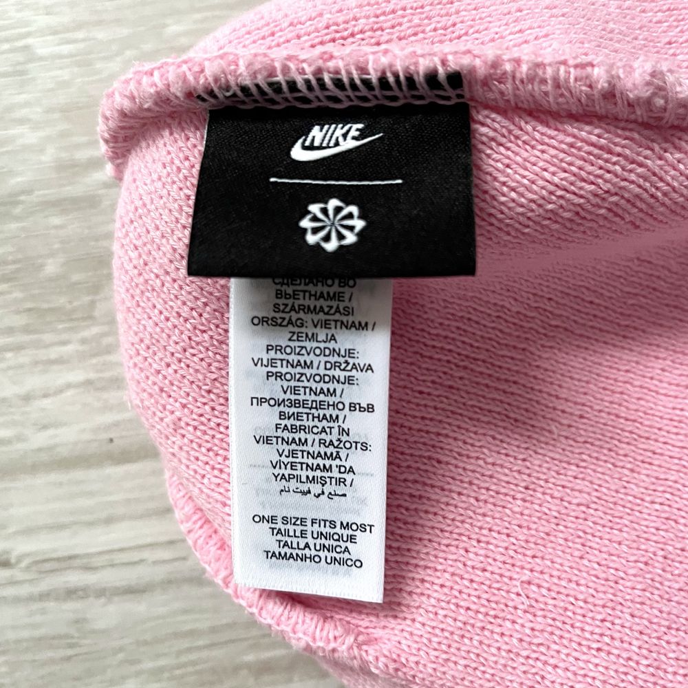 Czapka zimowa beanie nike haft logo air swoosh różowa pink na zimę
