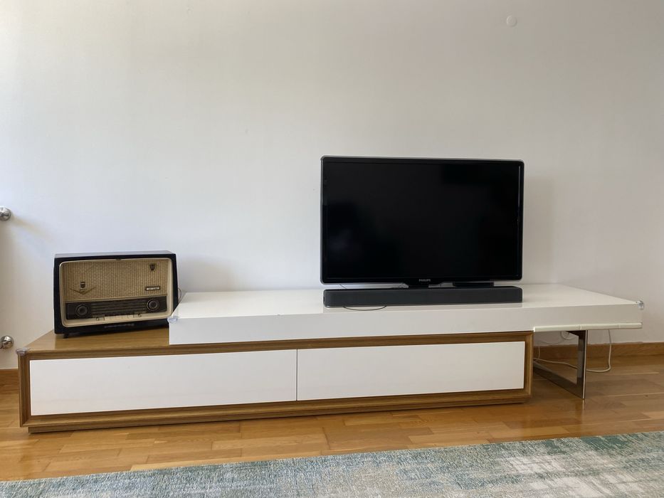 Movel de TV com dois modulos