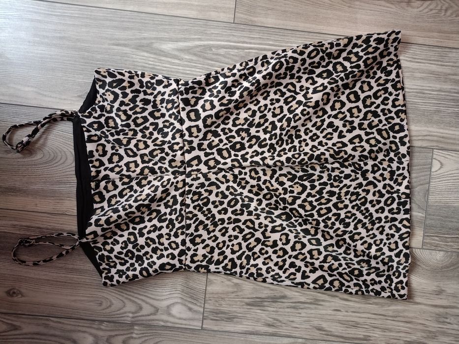 Sukienka w panterkę Pull&Bear rozmiar M