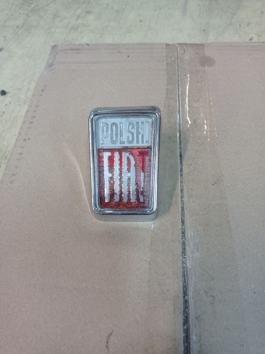 Znaczek emblemat Fiat 126p. Pierwsza seria.