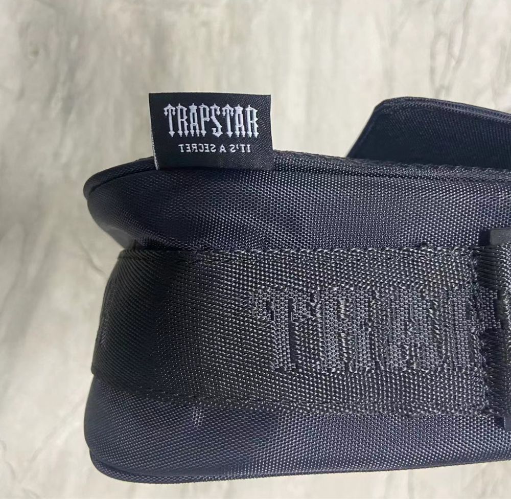 Bolsa Trapstar Irongate T Black Cross