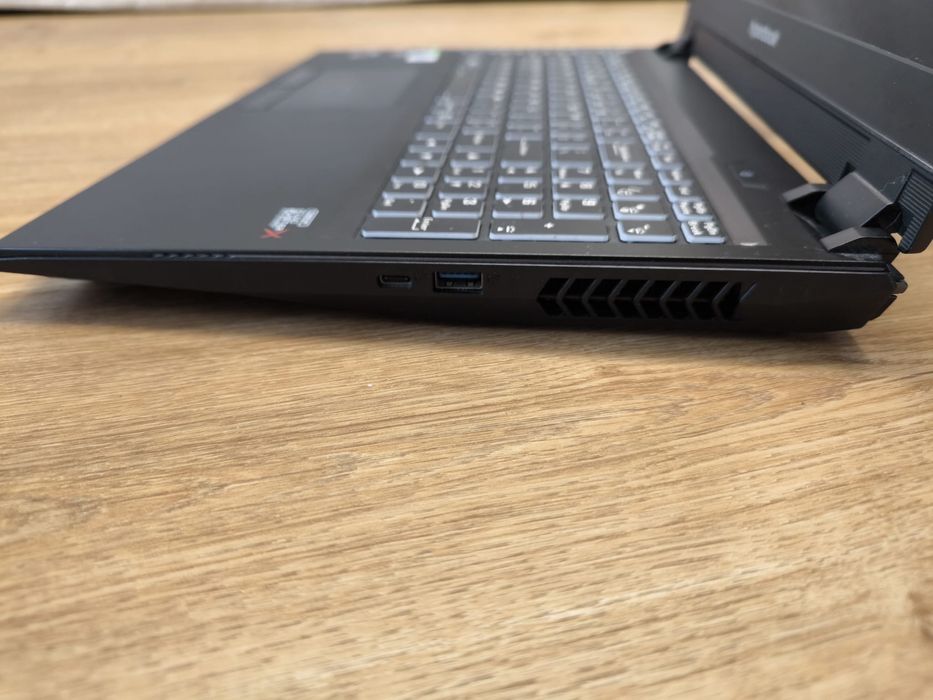 Laptop Hyperbook RTX2070