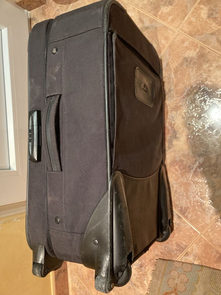 Mala de cabine ou porão em bom estado