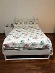 Cama de casal do IKEA