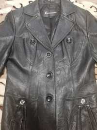 Продам кожаную куртку на 44 размер