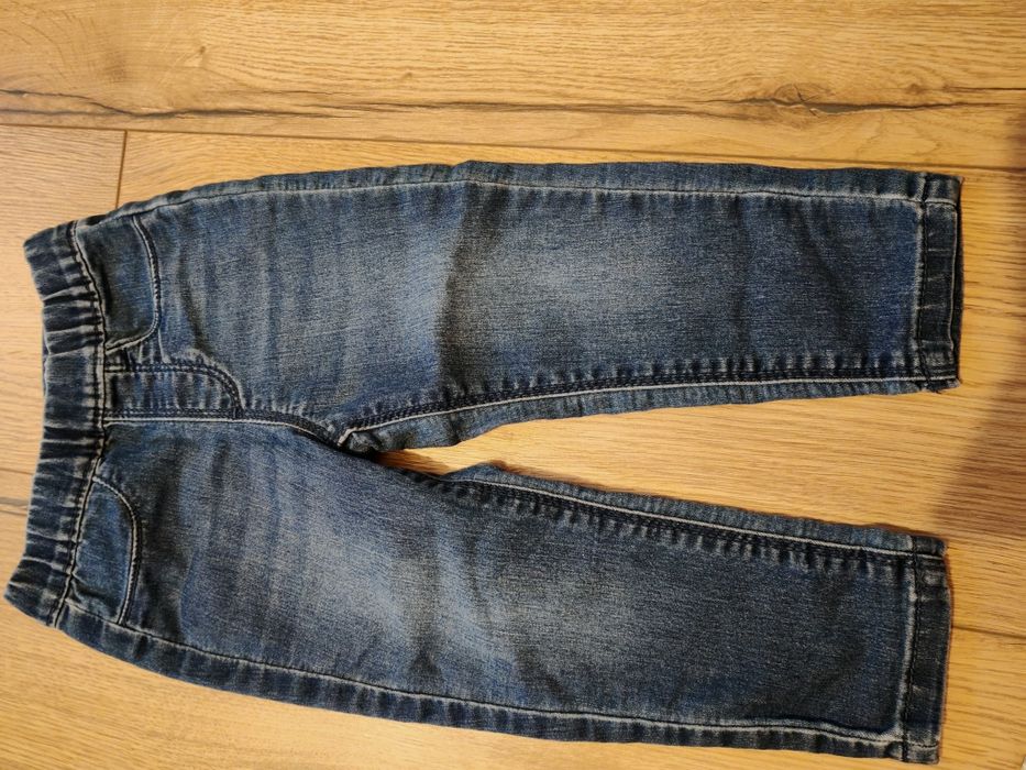 Spodnie jeansowe r. 86