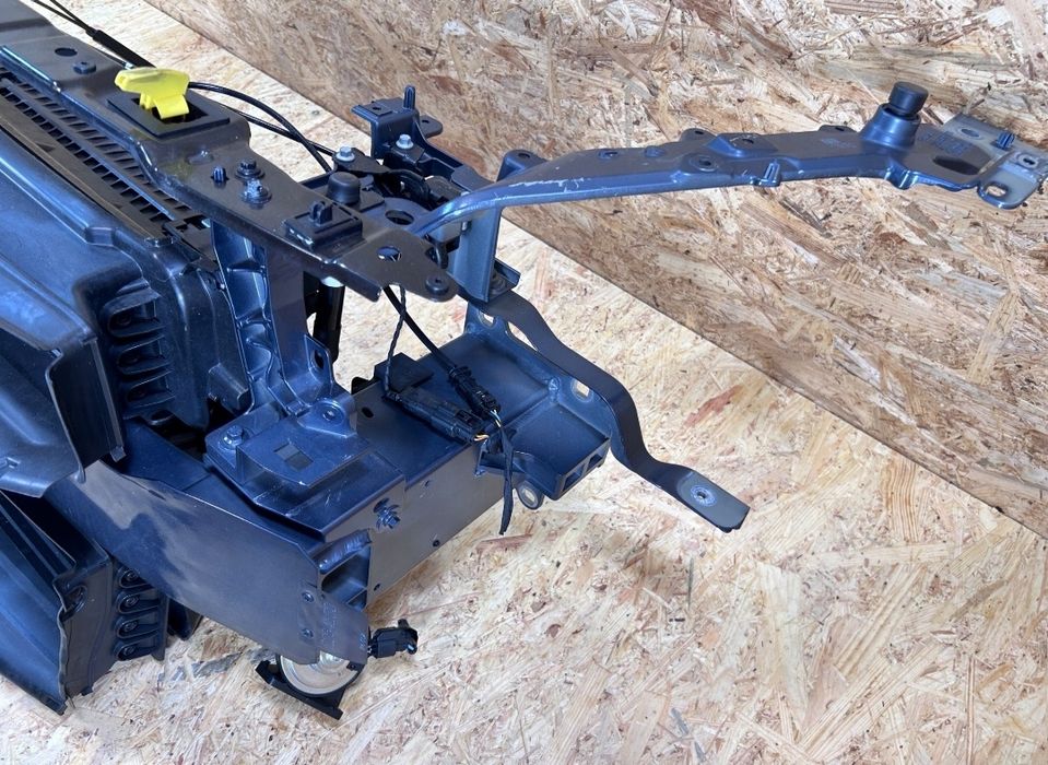 Polestar панель передня радіатори телевізор