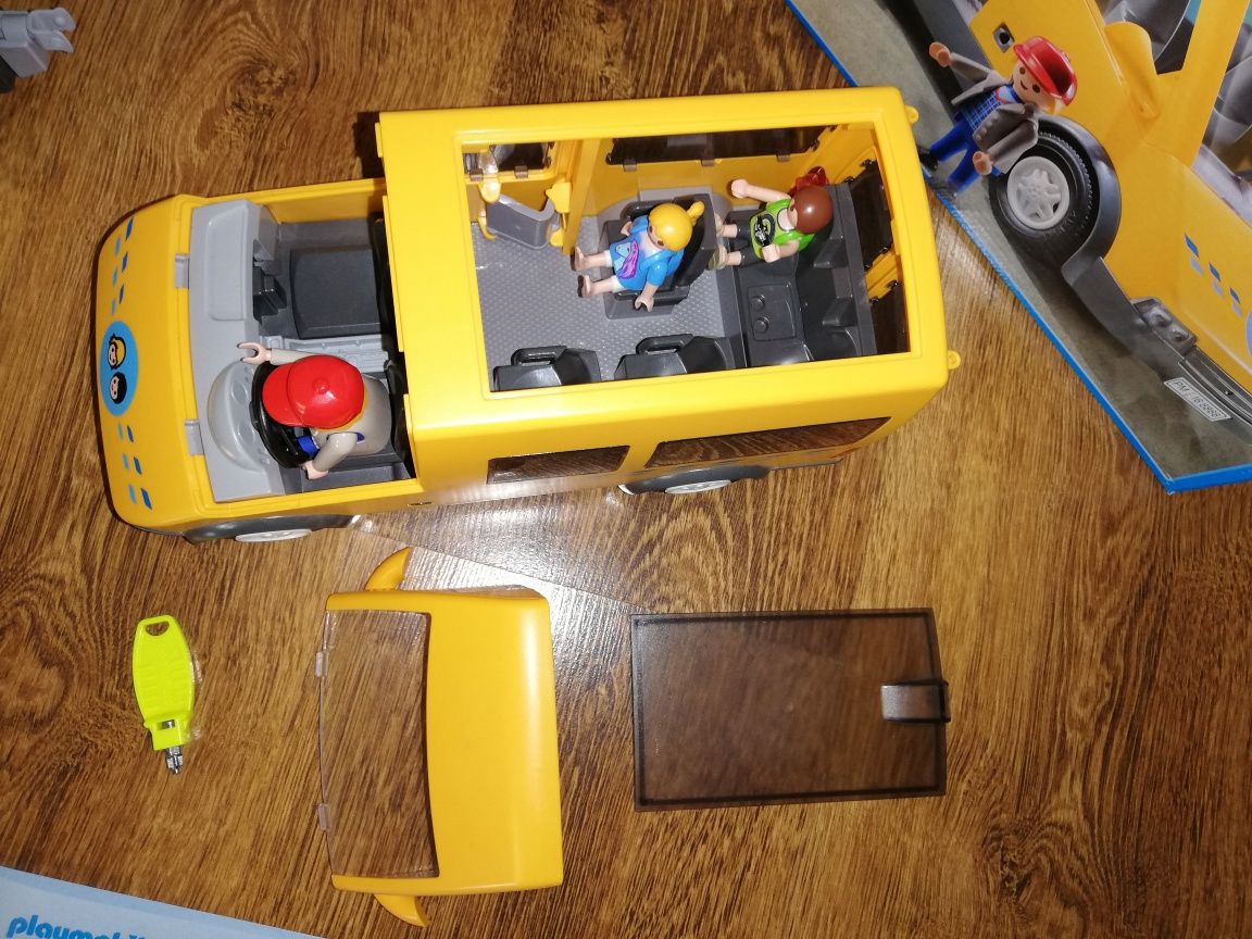 Playmobil autobus szkolny 6866 City life 6867 duży traktor 4-10 lat