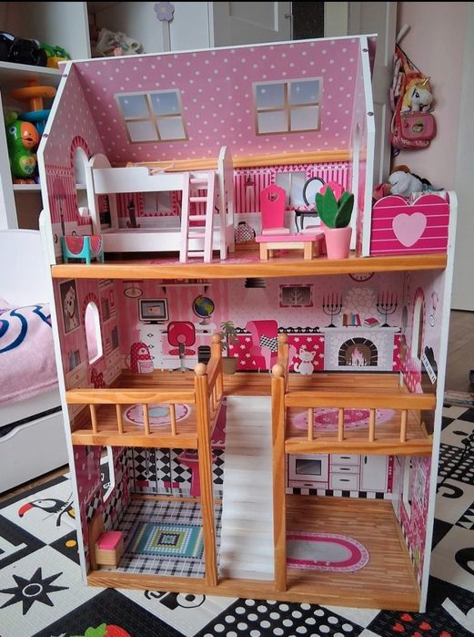 Domek dla lalek stan bardzo dobry -