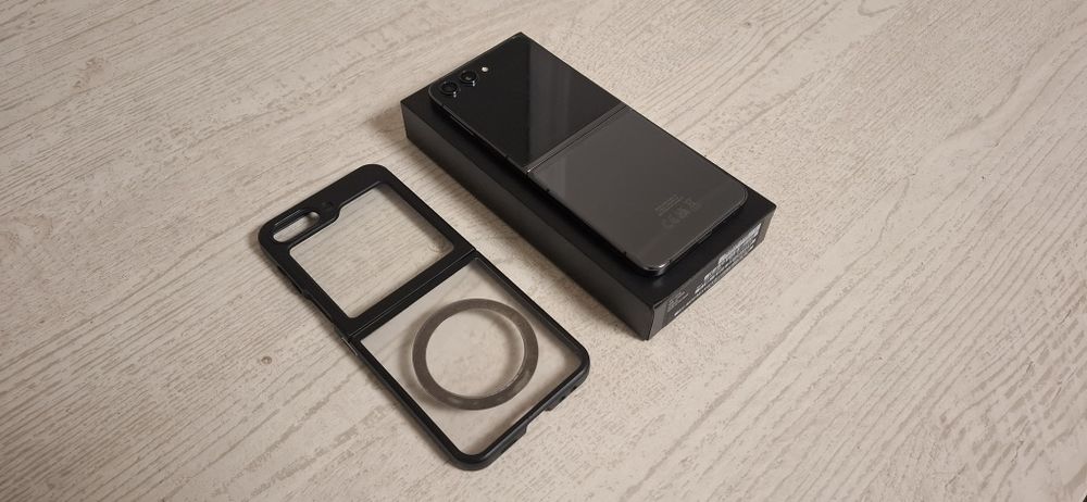 Samsung Galaxy Z Flip 5 8/512 Android 15 Stan idealny Bateria 91%