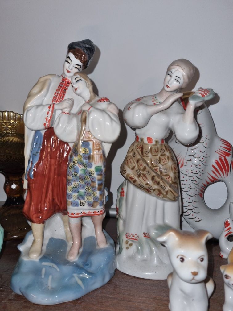 Figurka porcelanowa Dziewczyna z kaliną manufaktury Połonne