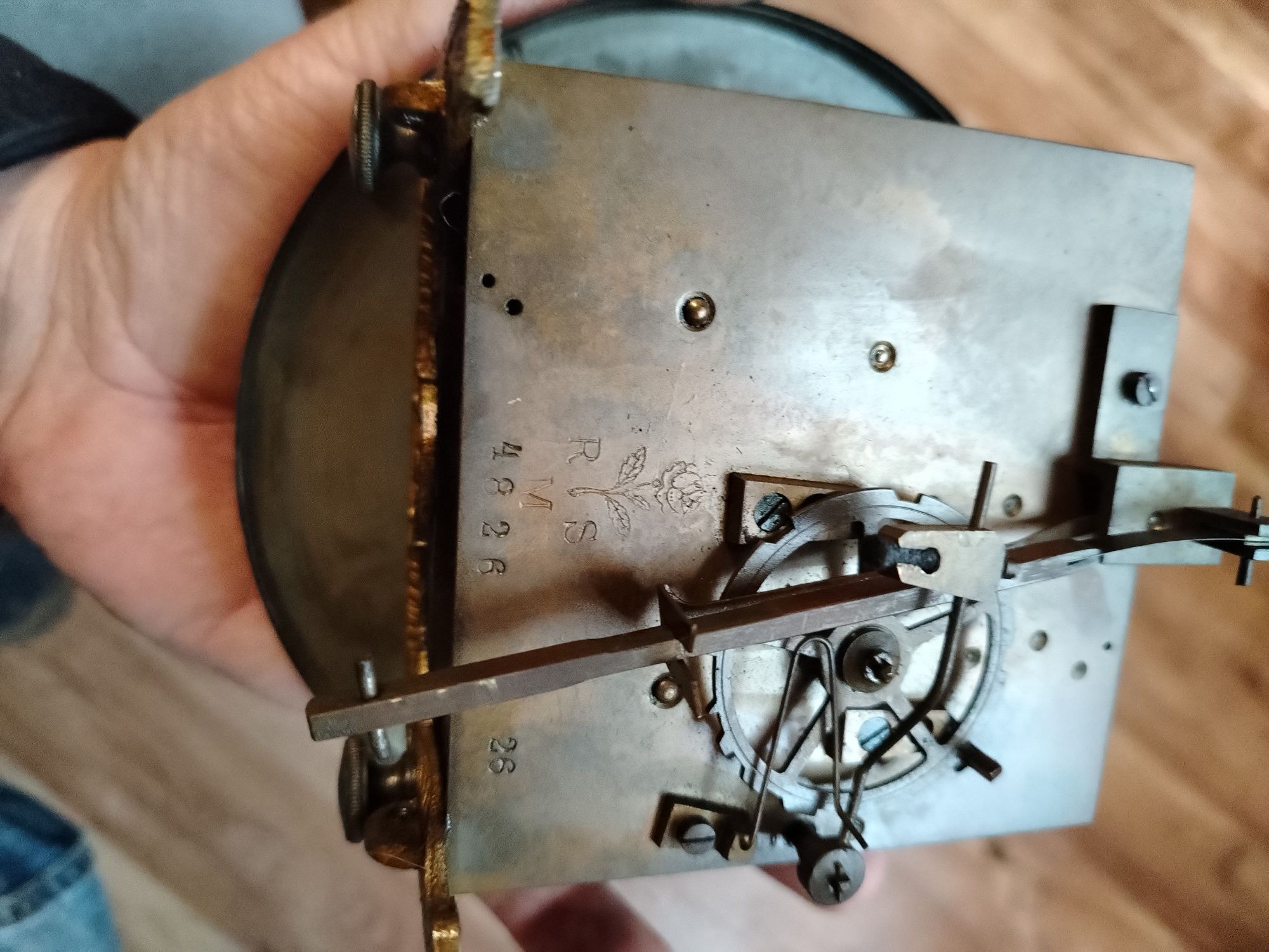 Mechanizm sygnowany RMS pełna płyta niski numer 4826