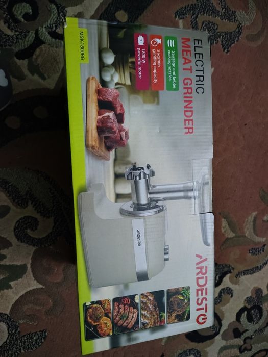 М'ясорубка  електрична