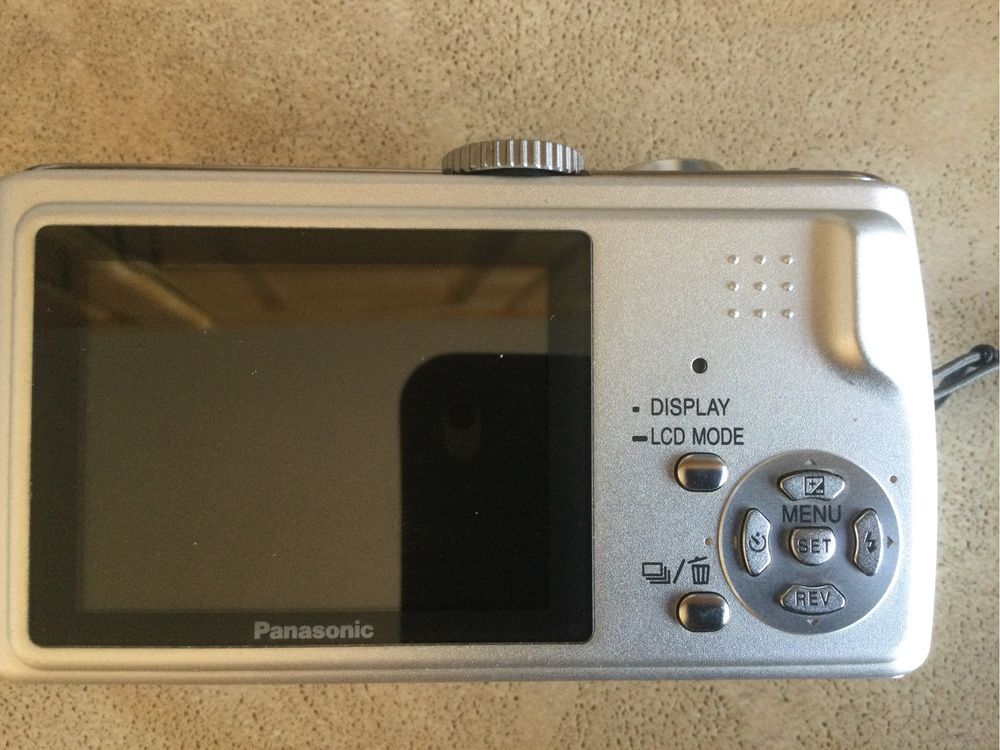 Продам цифровой  фотоаппарат Panasonic Lumix