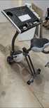 Bicicleta interior compacta com apoio computador portátil