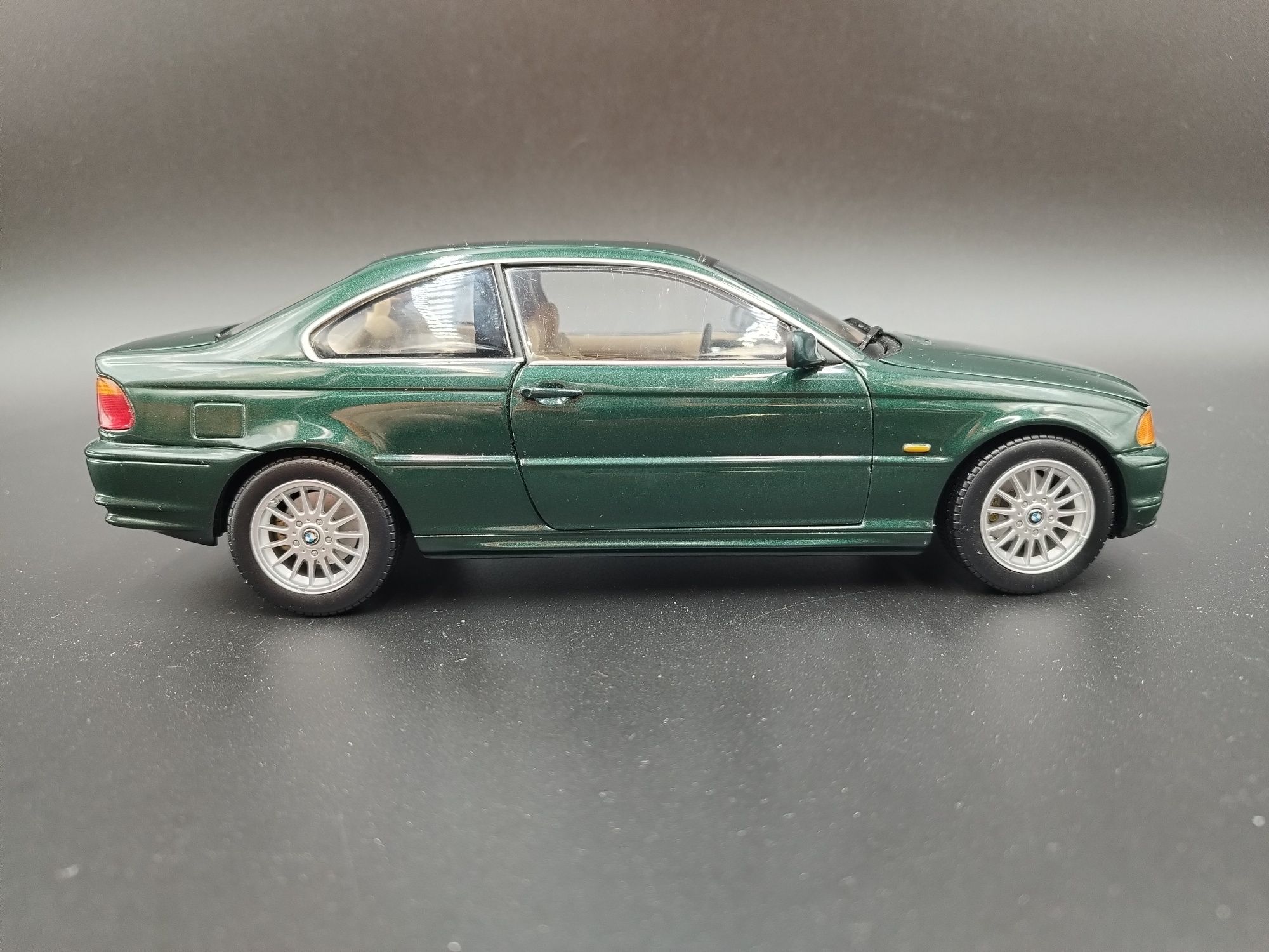 1:18 Kyosho BMW E46 328 Ci model