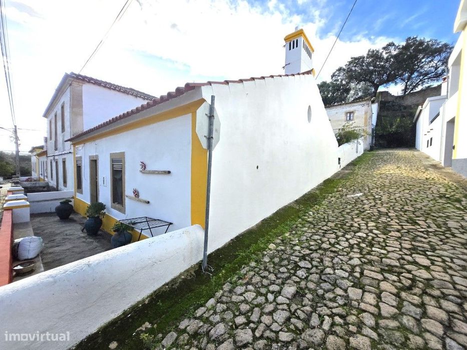 Simpática Moradia T2 com Quintal em Beirã- Marvão