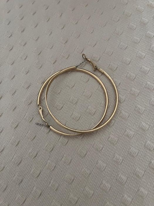 Várias peças em prata ou aço da melhor qualidade, como novas