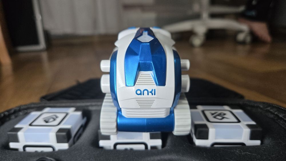 Лимитированная версия робота Cozmo Anki (синий)