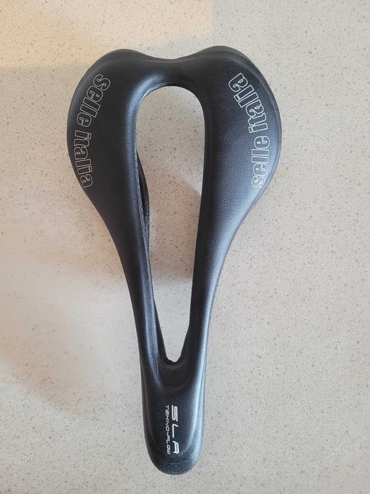 Siodełko szosowe SLR carbon 145 mm