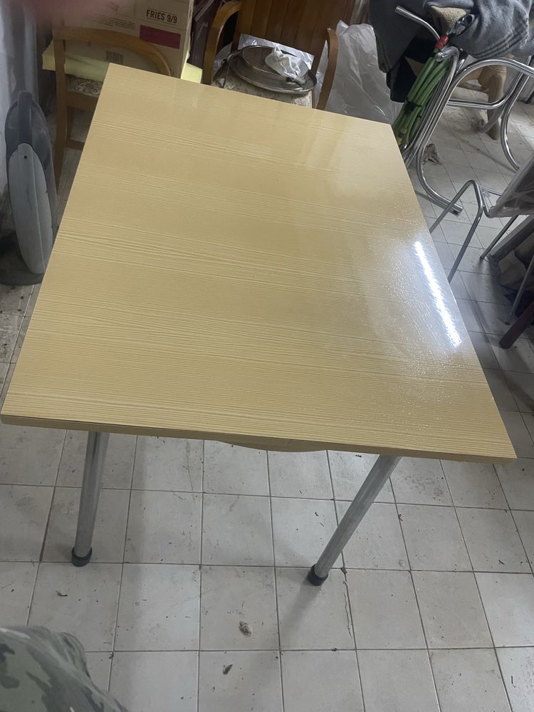 Mesa de cozinha com abas