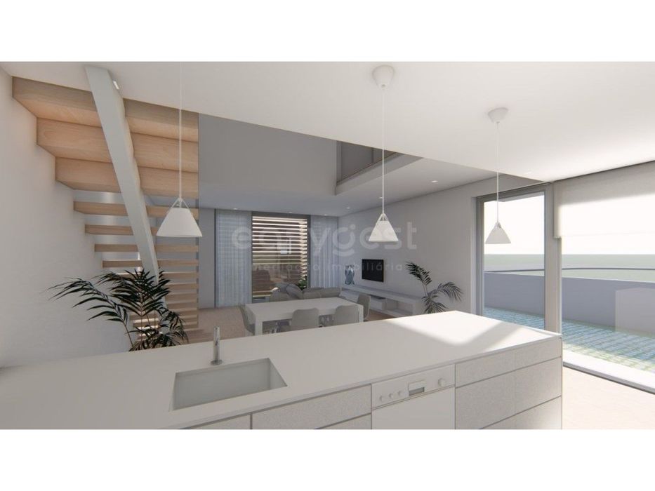 Fantástica Moradia T3 Bifamiliar independente com jardim e Garagem ...