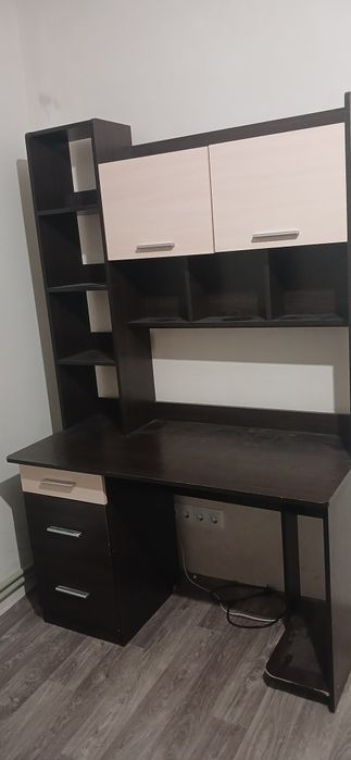 Продам компьютерный стол