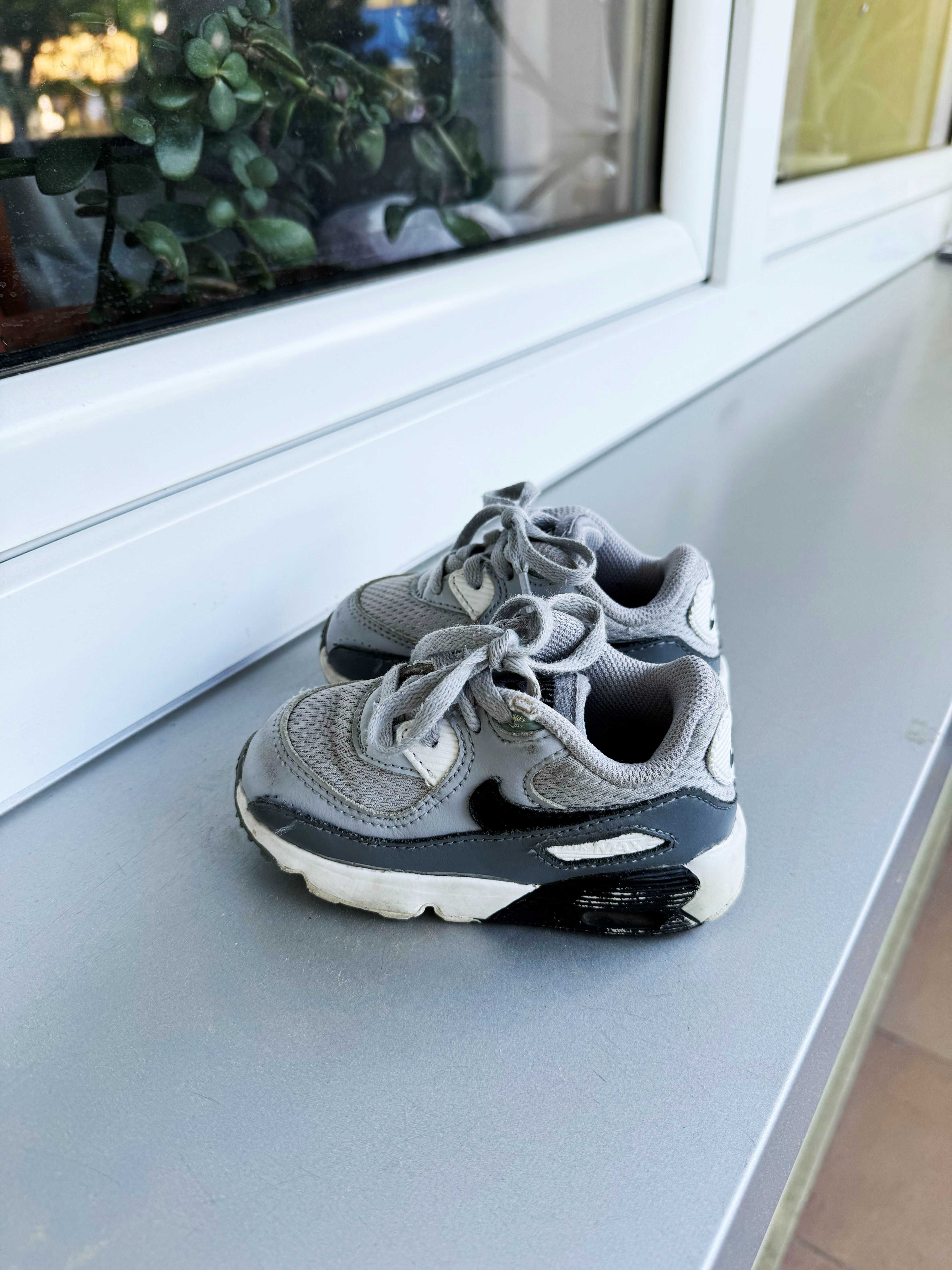 Buty nike  rozmiar 22 / Nike AirMax / Buty dziecięce