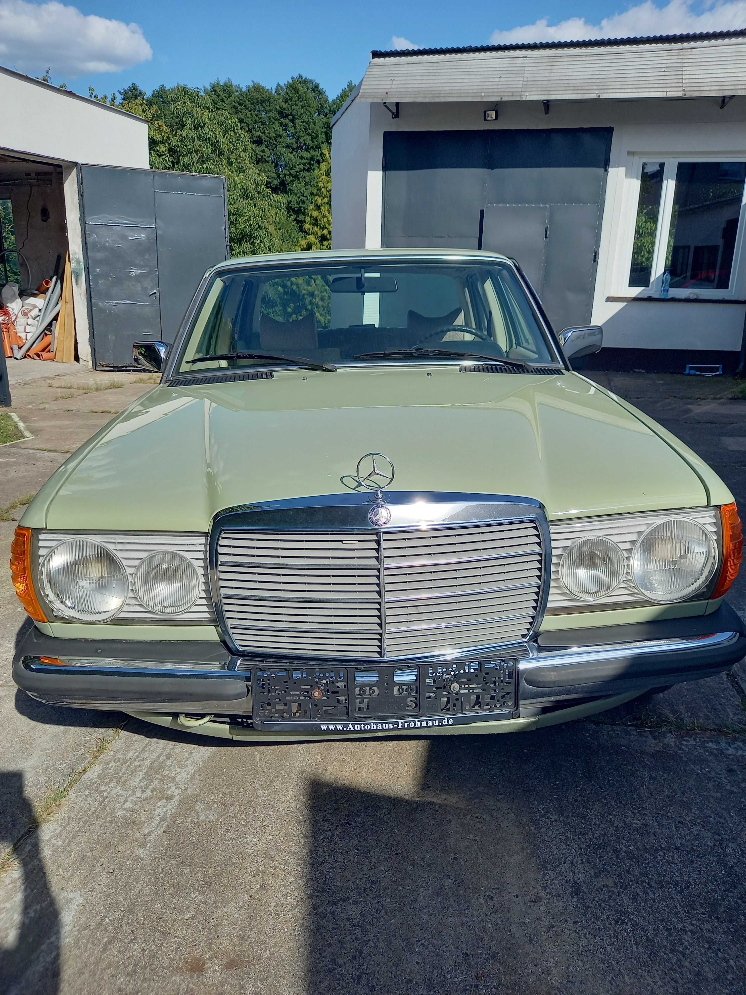 Mercedes W123  sedan Ładny