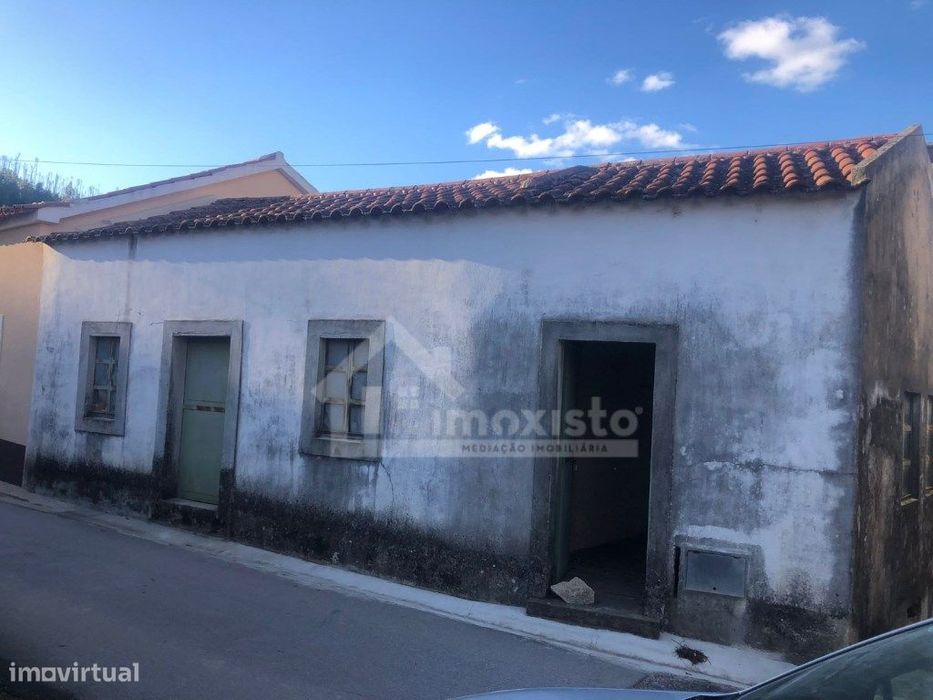 Moradia para reconstrução em Figueiró dos Vinhos