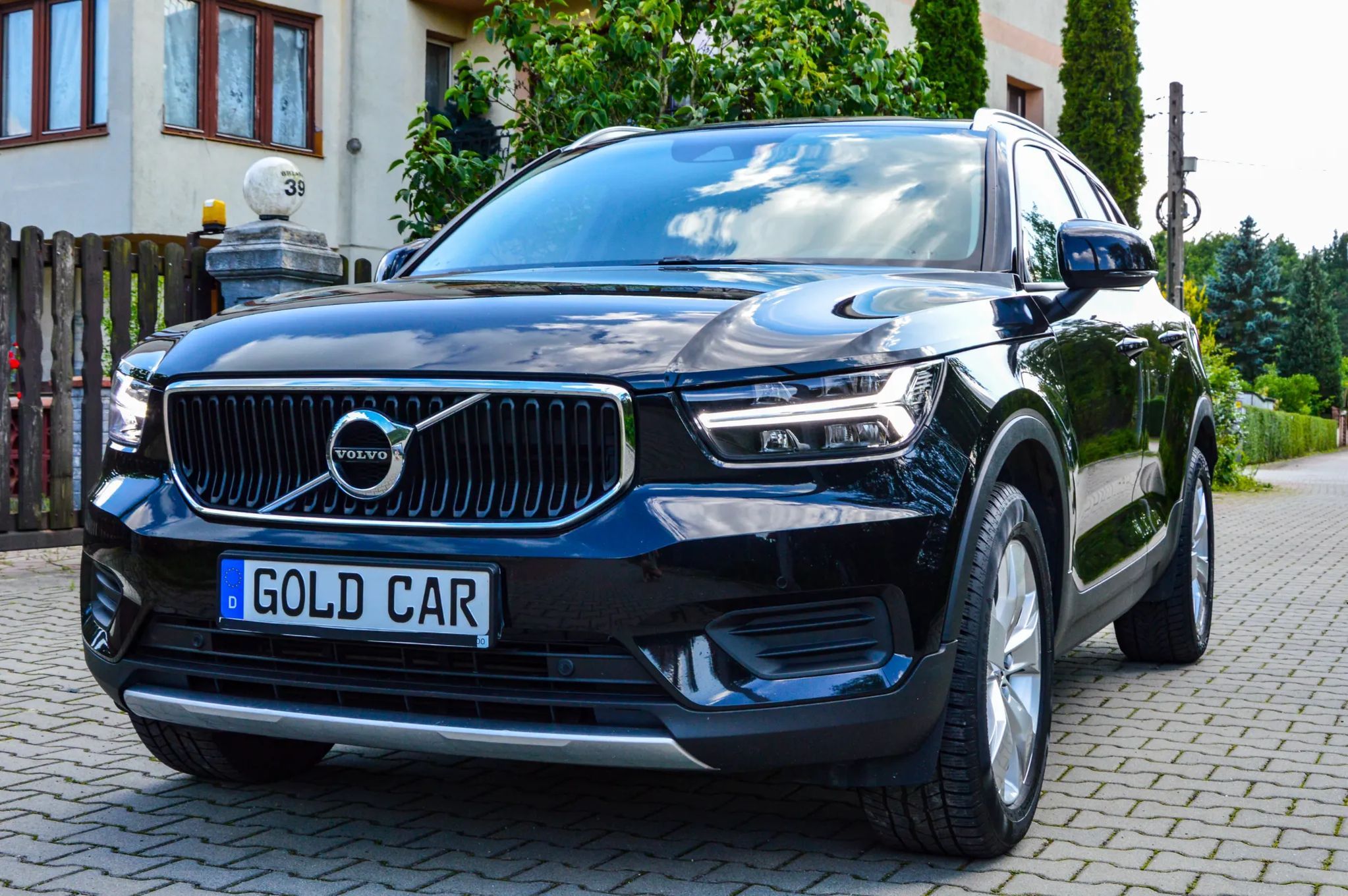 Volvo XC 40 XC40 1.5 benz. 156KM T3 Momentum Harman Kardon
