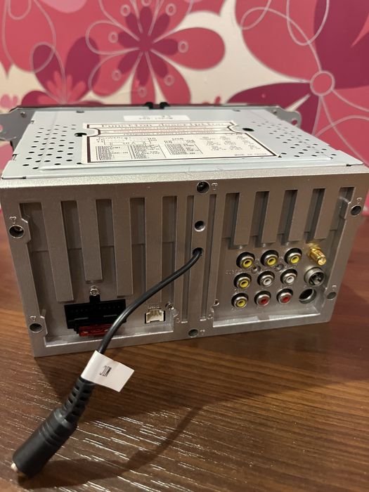 Продам штатну магнітолу з гольфа 6