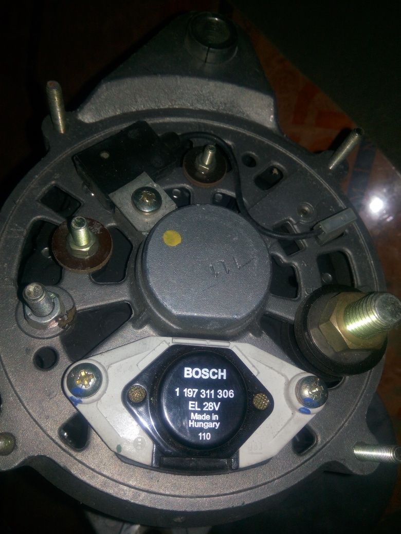 Новий генератор BOSCH 28V 20/65A  ( 0120 468 054)