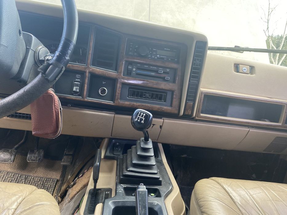 Джіпа черокі 2,5 турбо Дизель 1991 року пробіг