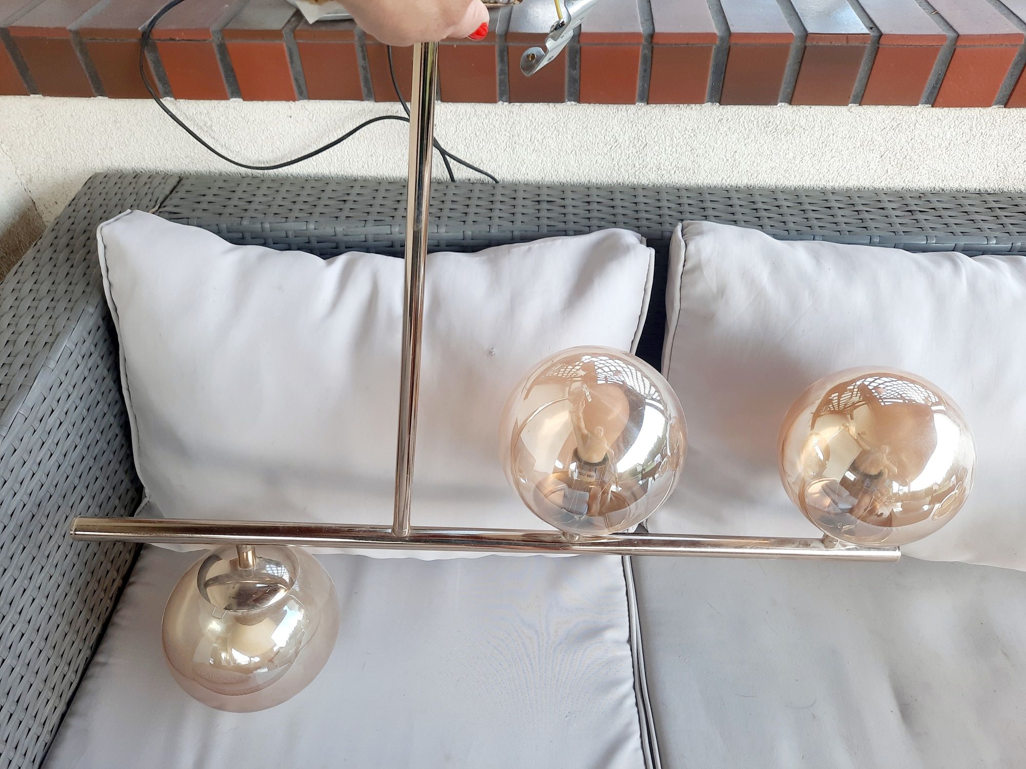 Nowoczesna lampa do salonu